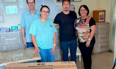 Empresário Luiz Roberto Nogueira Veiga Júnior realiza doação de ar condicionado para a Fundação Hospitalar de Eldorado