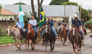 CAVALGADA ENTRE AMIGOS REÚNE MAIS DE 200 PARTICIPANTES E MOVIMENTA ELDORADO
