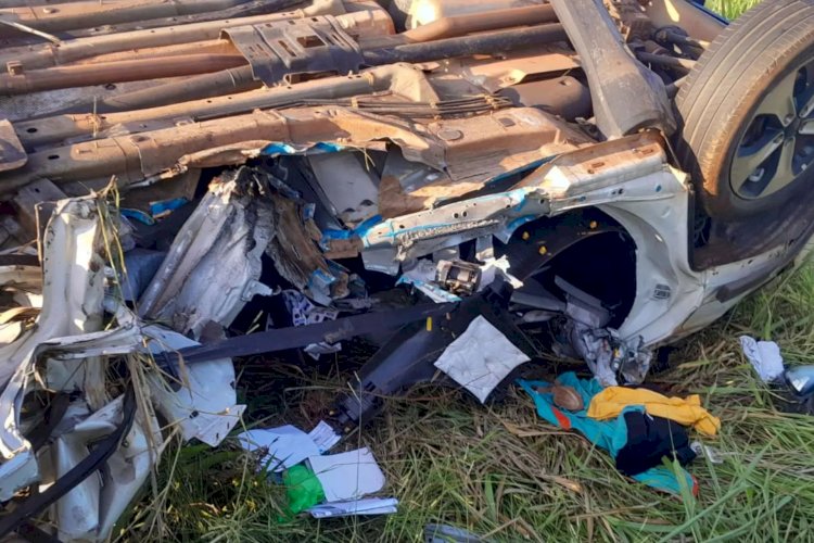 Veículo Jeep Compass capota após colisões na MS-295 entre Eldorado e Iguatemi
