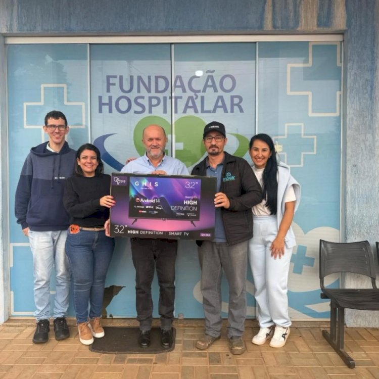 EMPRESÁRIO LUIZ ROBERTO NOGUEIRA VEIGA JÚNIOR DOA TELEVISOR PARA A ALA INFANTIL DA FUNDAÇÃO HOSPITALAR DE ELDORADO